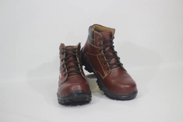 Sepatu safety kulit boots