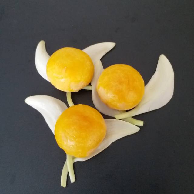 

Nastar lembut, enak, gurih toples isi 300gr Rp 35.000