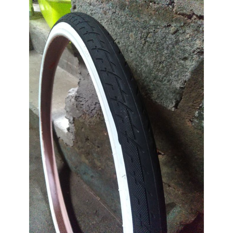 Ban Luar Sepeda 26 x 1.50 Lovina Deli Tire Hitam Putih