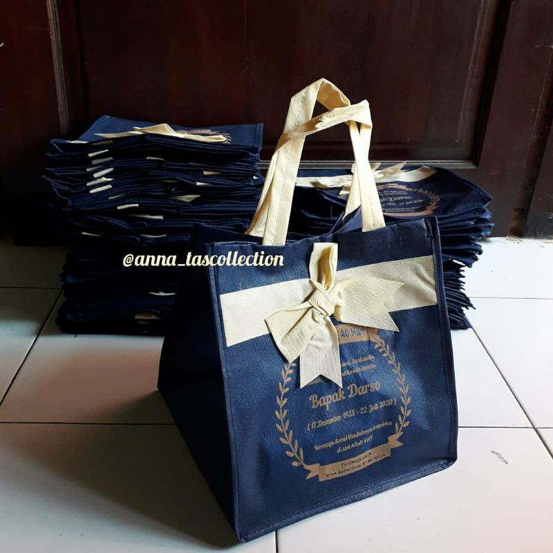 

Tas spunbond sablon/Box Nasi/Box Kue 22/20 min 50 pcs (tas jahit)