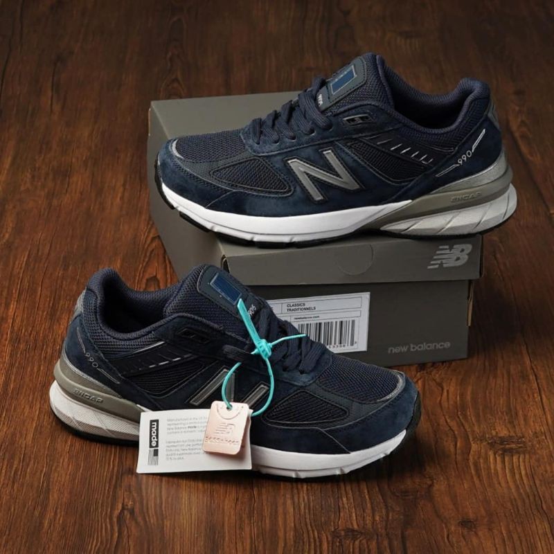 New Balance 990V5 M990BK5