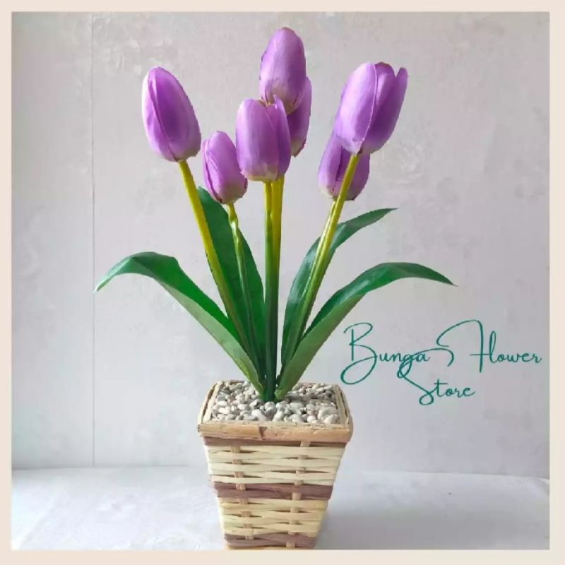 [ PROMO TERMURAH ] Bunga Tulip Artificial Termasuk Pot Rottan - Dekorasi Ruang Tamu - Bunga plastik 