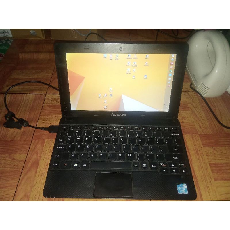 netbook lenovo E10-30 bekas