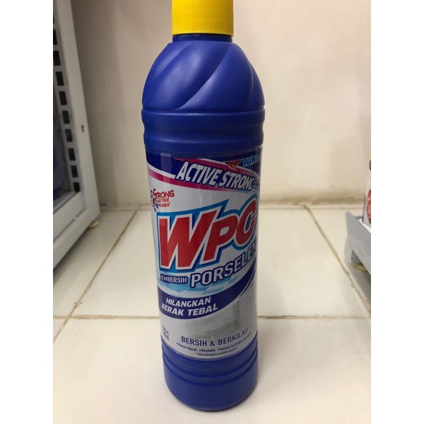 WIPOL PEMBERSIH LANTAI CLASSIC PINE BOTOL 800ML