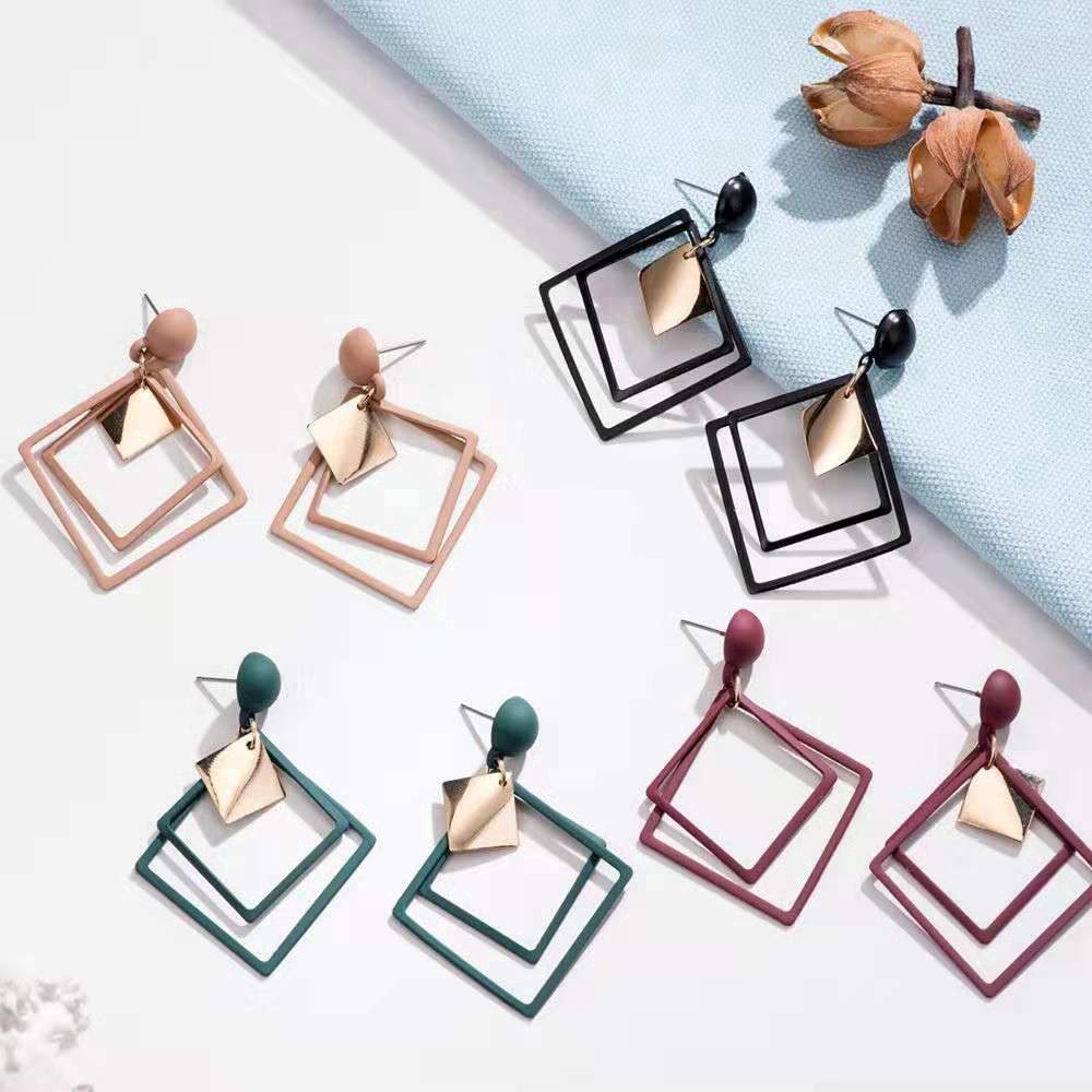 Anting Stud Liontin Geometris Bahan Logam Aksen Berlian Gaya Korea Untuk Wanita