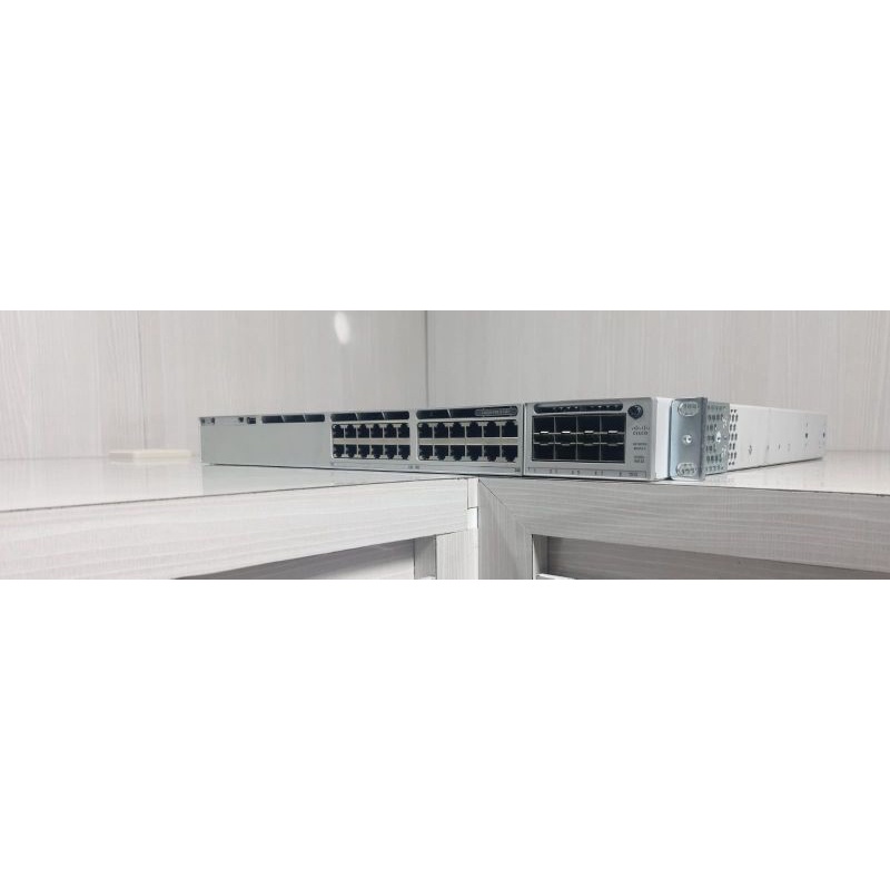 Switch Cisco Catalyst C9300-24P-E VO2 C9300-NM-8X 10G SFP+