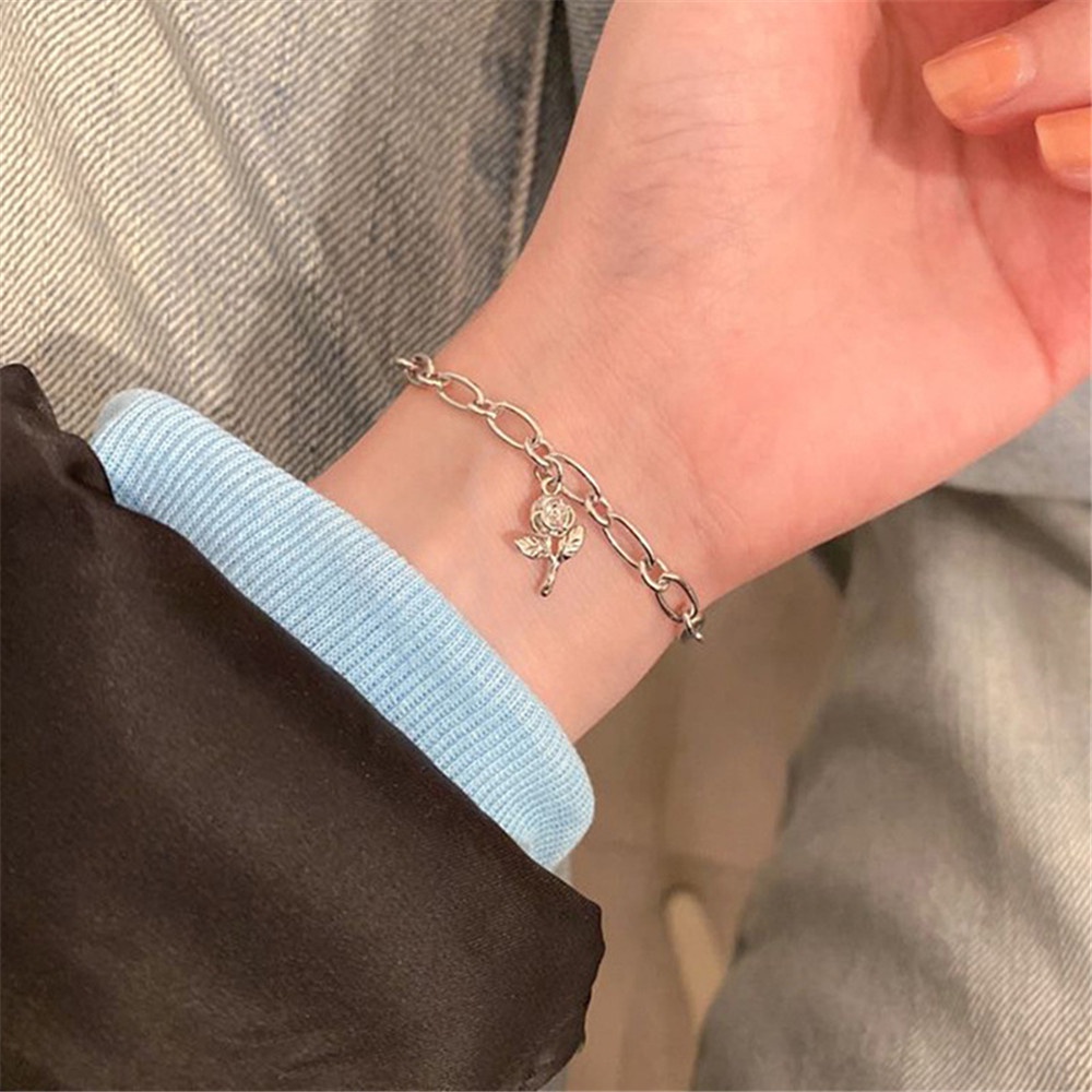 Gelang Desain Bunga Mawar Warna Silver Untuk Aksesoris