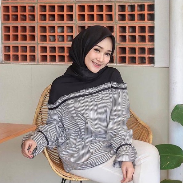 NS Baju Atasan Wanita Remaja Lengan Panjang Sabrina Motif Garis Terbaru