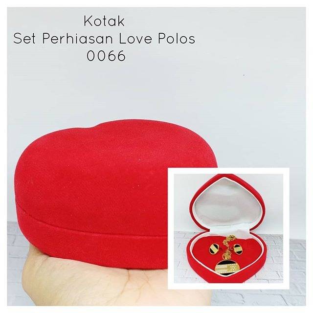 Kotak Set Perhiasan Love Bludru