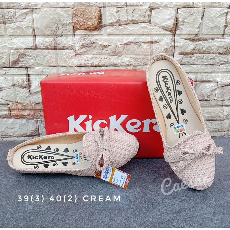 

Kickers slop pita rajut