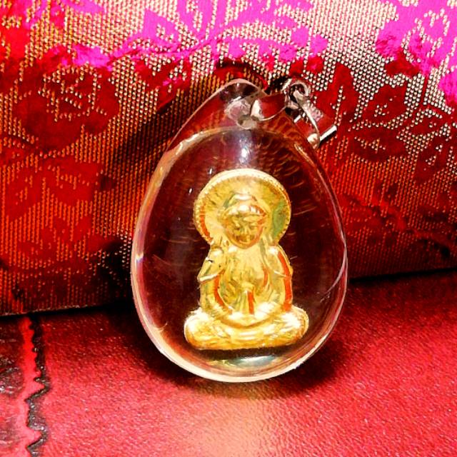 Liontin Avalokitesvara Guan Yin Bahan Emas 24k Berlapis Kristal
