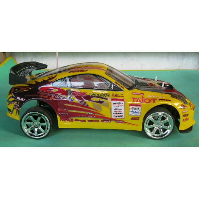 RC/Mobil Remot BESAR, 1:10, 2 WD, Shock Breaker, Model Gardan.