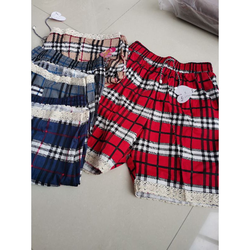 Celana pendek santai wanita hotpans