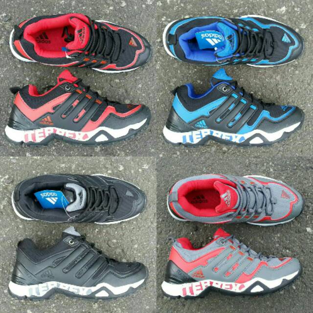 Sepatu olahraga adidas traxion
