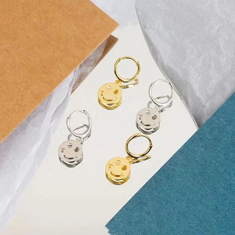 Anting Hoop Geometris Hias Liontin Smiley Face Bahan Logam Warna-Warni Untuk Wanita