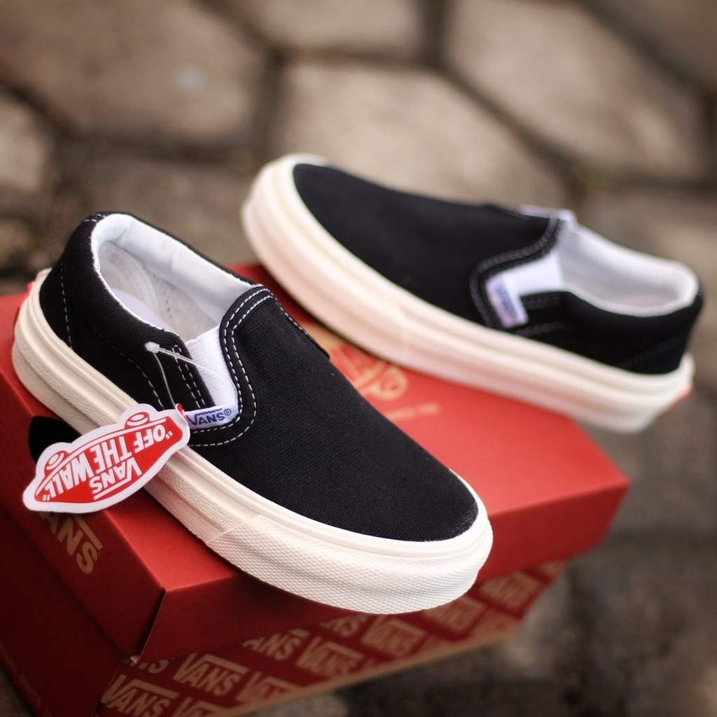 BEST QUALITY Sepatu Anak Vans Slip On OG Black White, Tapak Gum Outsole Anti Slip, Tag Made in China, Import Premium