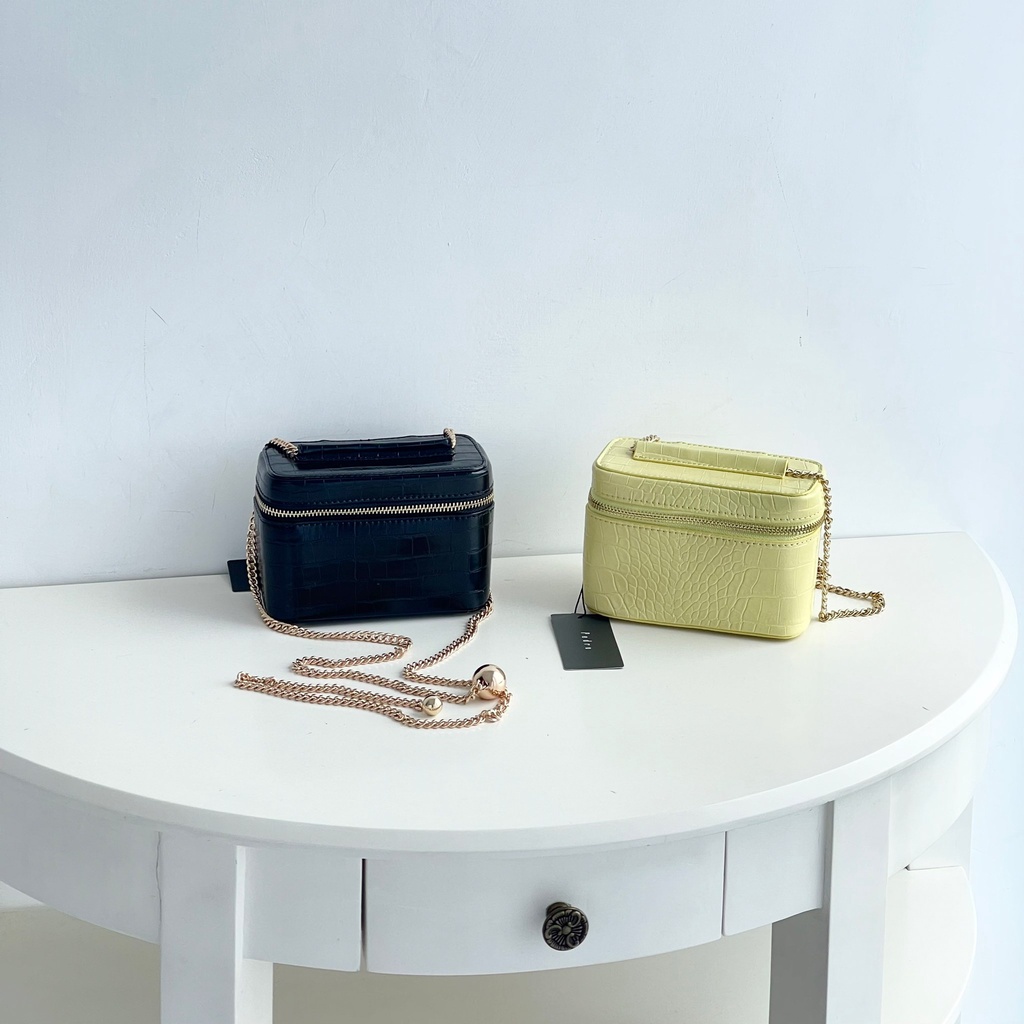 TAS IMPORT PEDRO SELEMPANG SLING TEXTURED LEATHER VANITY CASE BAG 01218