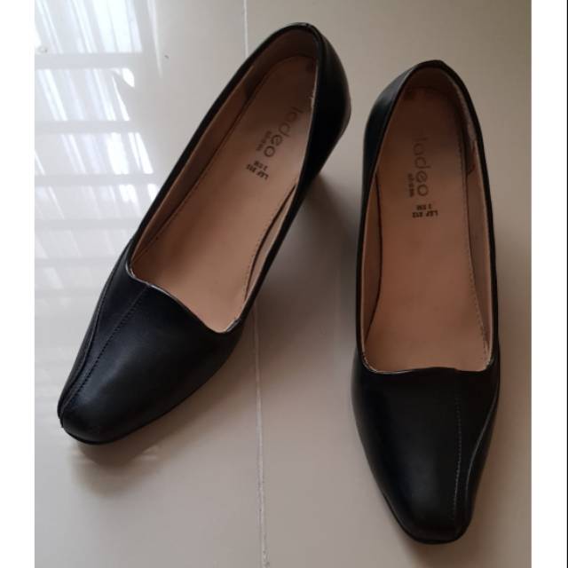 FLADEO Sepatu kerja hitam pantofel preloved