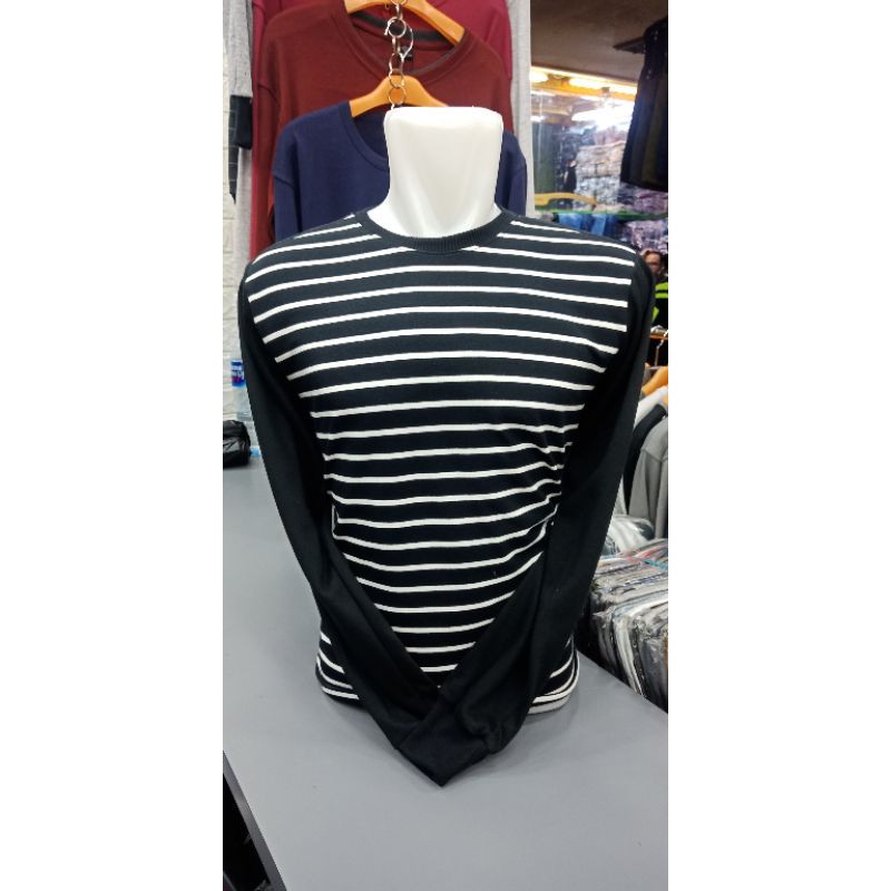 kaos pria lengan panjang dengan motif salur