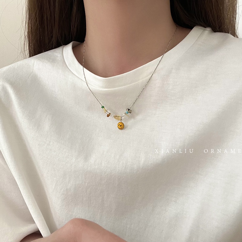 Kalung Rantai Klavikula Desain Smiley Warna Kuning Gaya Hip Hop Vintage Untuk Aksesoris