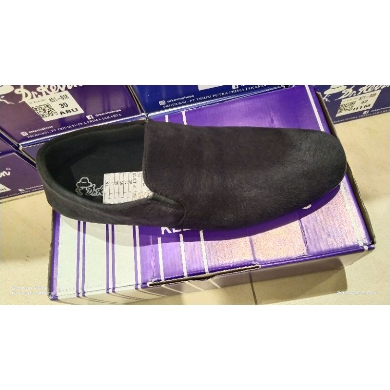 sepatu casual laki laki DR.KEVIN