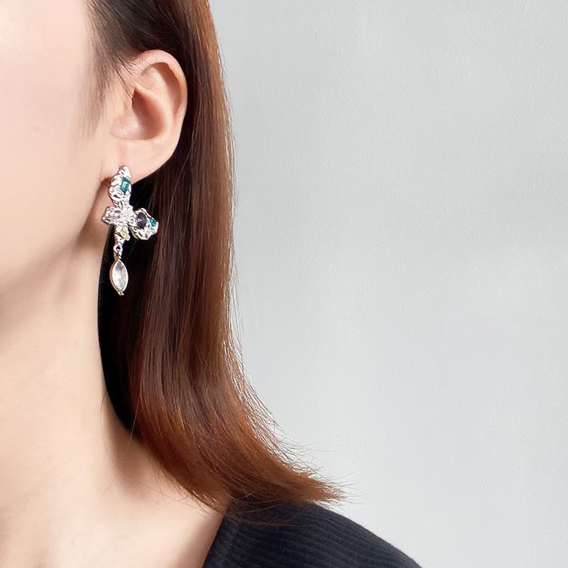 Anting Gantung Panjang Tusuk Gaya Korea Aksen Berlian Imitasirumbai Bahan Silver 925 Untuk Wanita