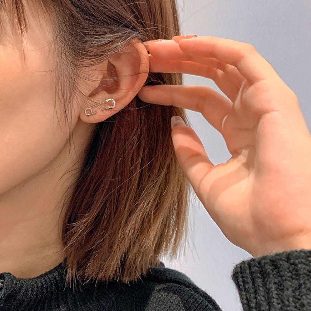 Anting Pin Gaya Gothic Korea Untuk Wanita