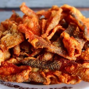 

Kulit Ikan Salmon Krispi Barbeque
