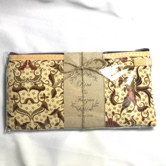 SOUVENIR PERNIKAHN DOMPET BATIK + Kartu ucapan Request melingkar