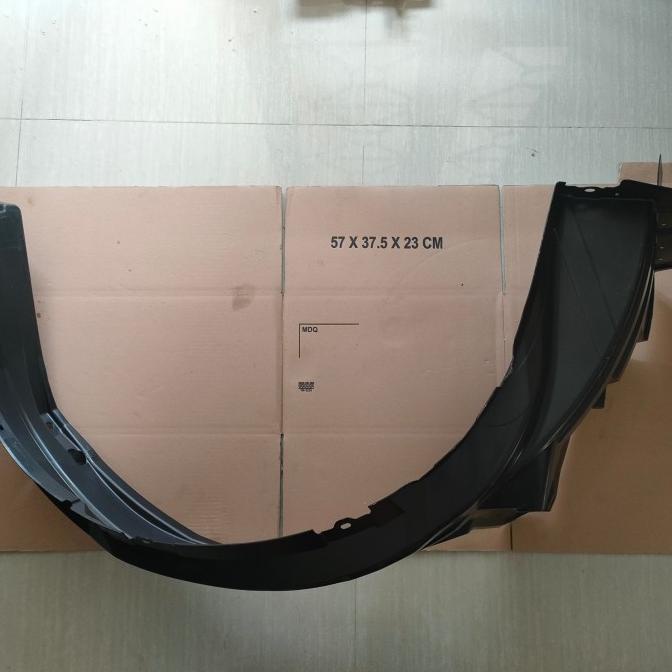 Liner Fender Innova Reborn Depan Kanan