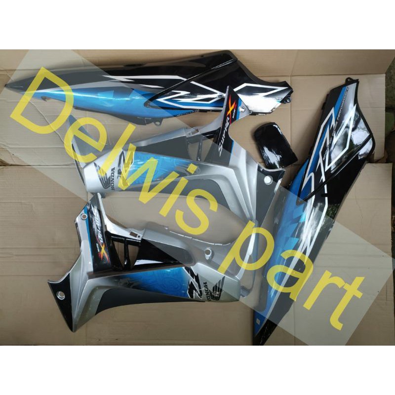 cover body dan sayap supra x 125 hitam silver 2008
