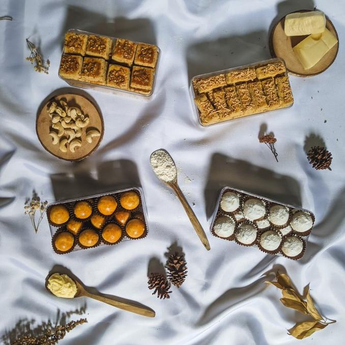 

BLASTA GIFTBOX KUE KERING LEBARAN (HAMPERS PARSEL LEBARAN) XCD521XS