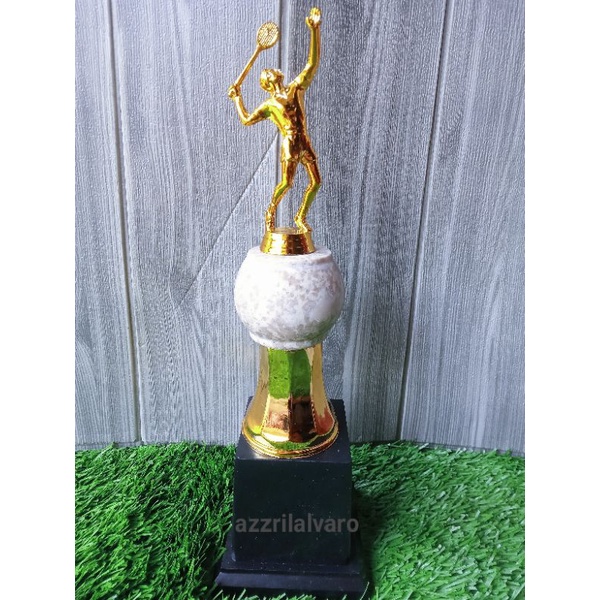 piala onix 5cm + patung badminton