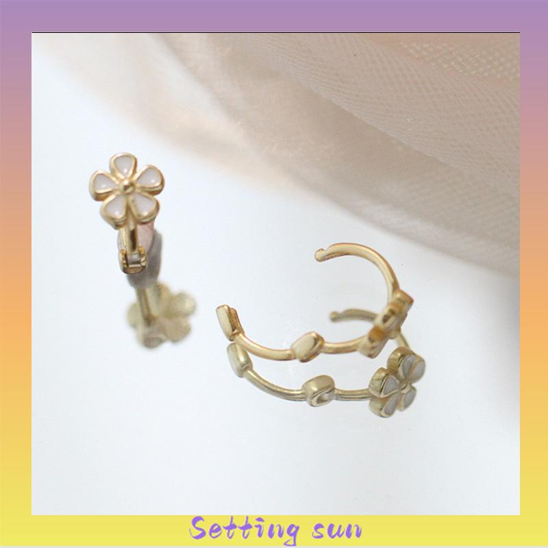 S925 Silver Retro Daisy Earrings Anting Hoop Sederhana Desain Niche Gesper Telinga TN