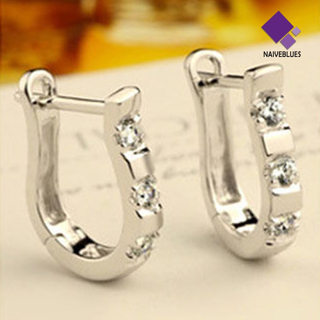 1 Pasang Anting Stud Bentuk Harp Warna Putih