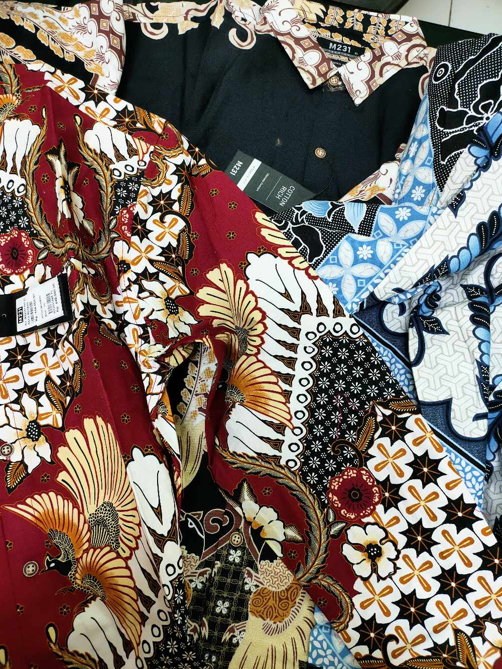 M231 Kemeja Pria Batik Panjang Biru 1623a