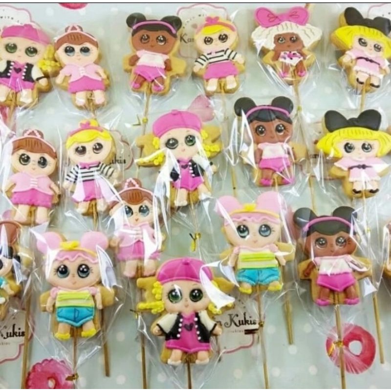 

KUKIS HIAS, KUKIS KARAKTER TEMA LOL DOLL