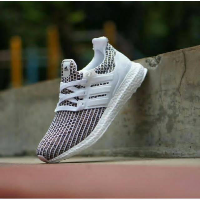 Adidas UltraBoost 4.0