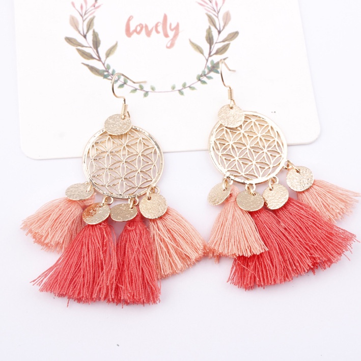 Anting Kait Gantung Desain Dream Catcher Hollow Warna Gold Hias Rumbai Wol Untuk Wanita