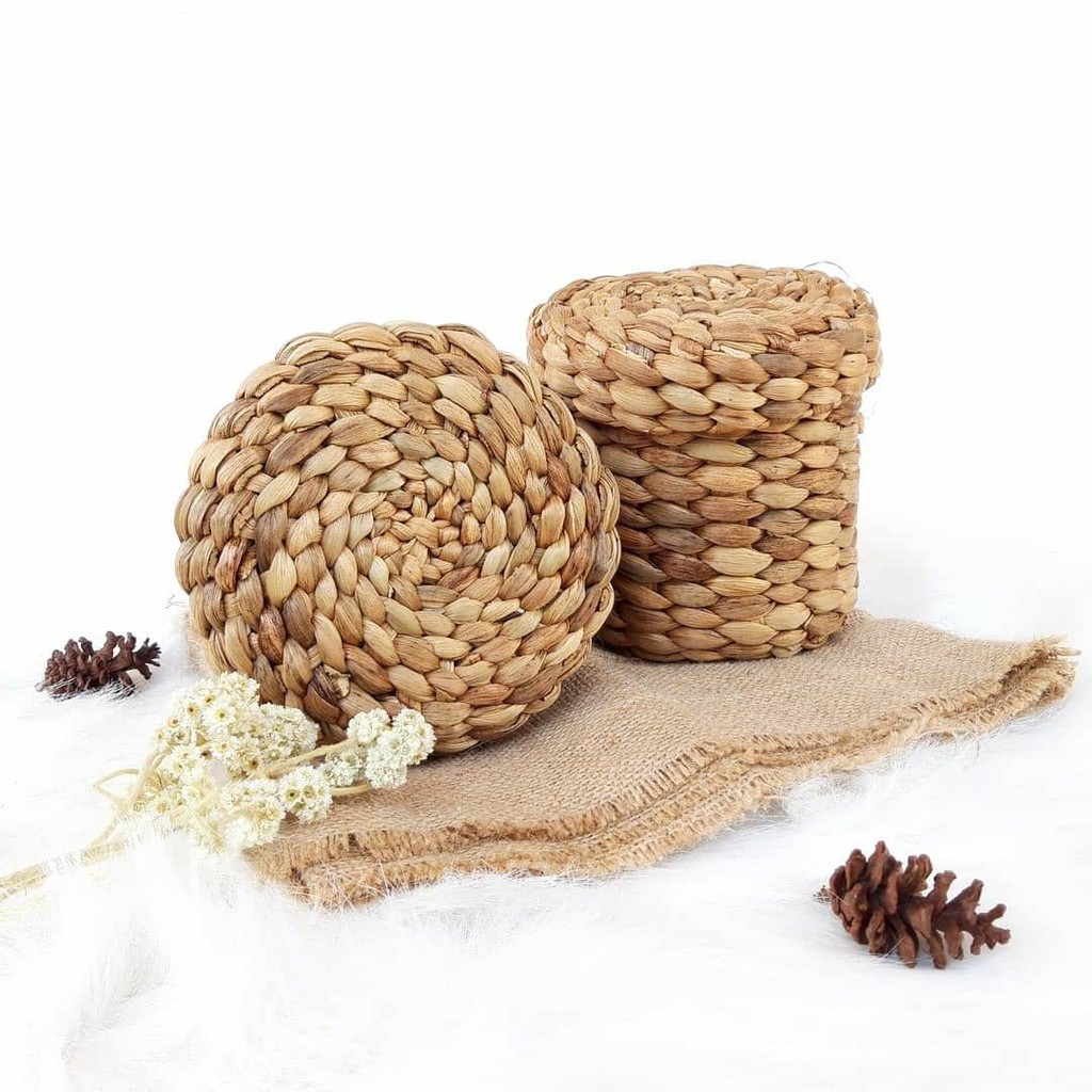 Toples Anyaman / Tempat Penyimpanan Anyaman / Kerajinan Eceng Gondok