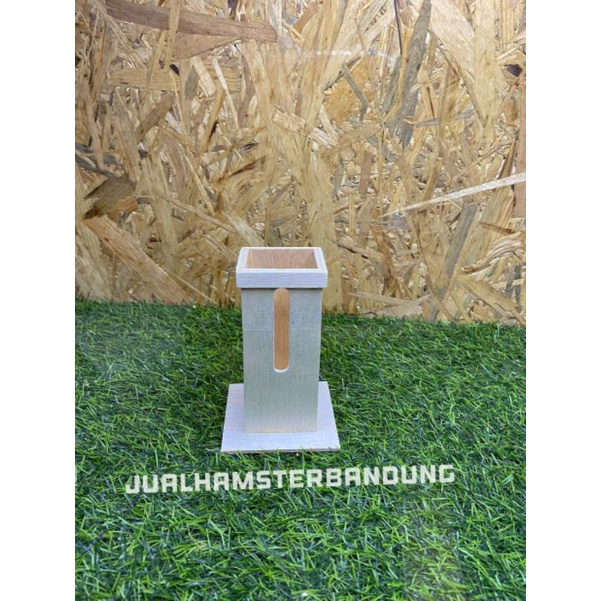 WRT Tempat Botol Kayu Hamster / Tatakan Botol Hamster / Dispenser Hamster