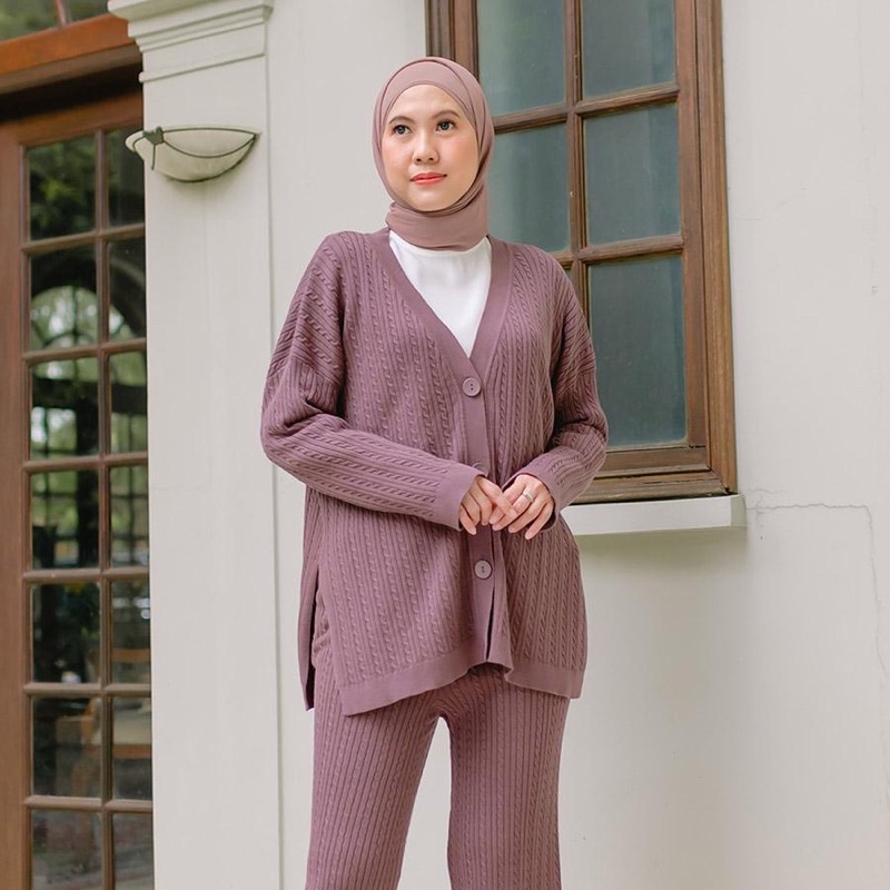 Hc x Thatal Tania Burgundy Outwear HijabChic