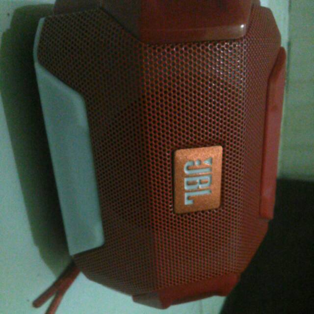 JBL 162 PORTABLE WIRELESS SPEAKER
