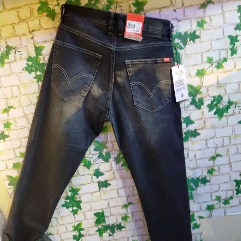 celana panjang Levi's picaso premium