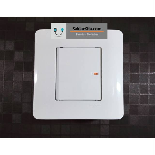 Clipsal Schneider Zencelo White Saklar 1 Gang 1 Way