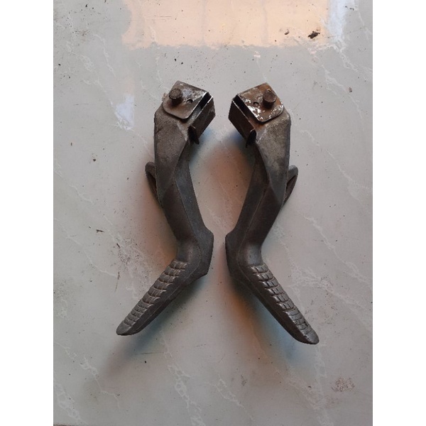 bostep step footstep fotstep dudukan kaki pijakan kaki belakang suzuki skydrive skydrave skidrave