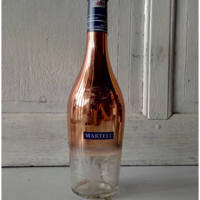 botol bekas miras martell NCF