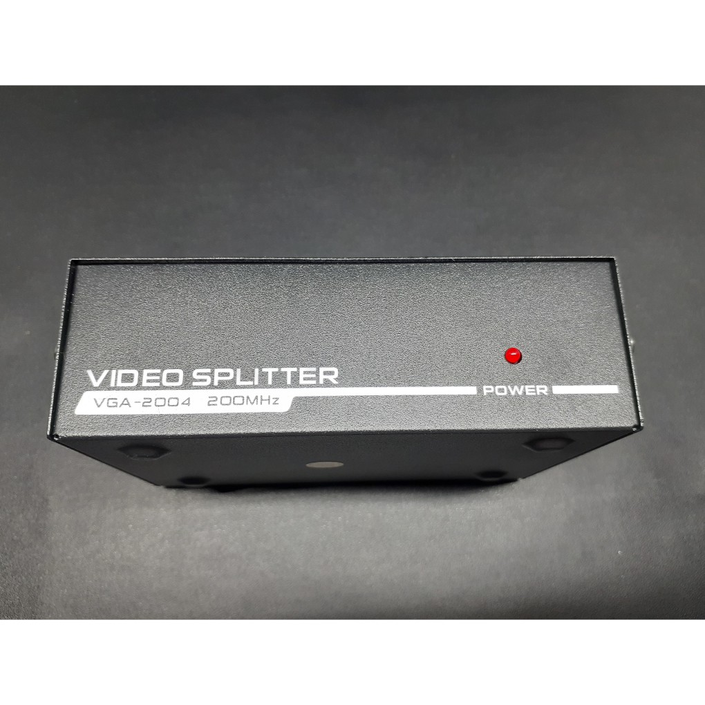 VGA Splitter 4 Port 1 in 4 out bisa nyala 4 monitor bersamaan