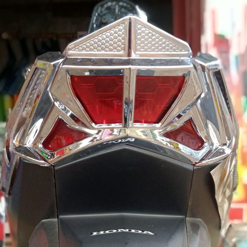 tutup variasi lampu stop dan lampu sen vario 125/150 esp 2015-2017 crome original nemo