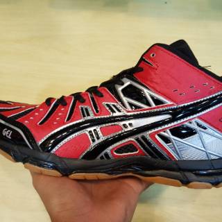  Sepatu  voli asics  gel forza  Shopee Indonesia